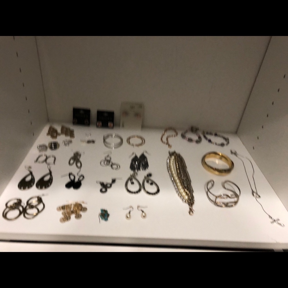 Jewelry - Picture 8 of 8